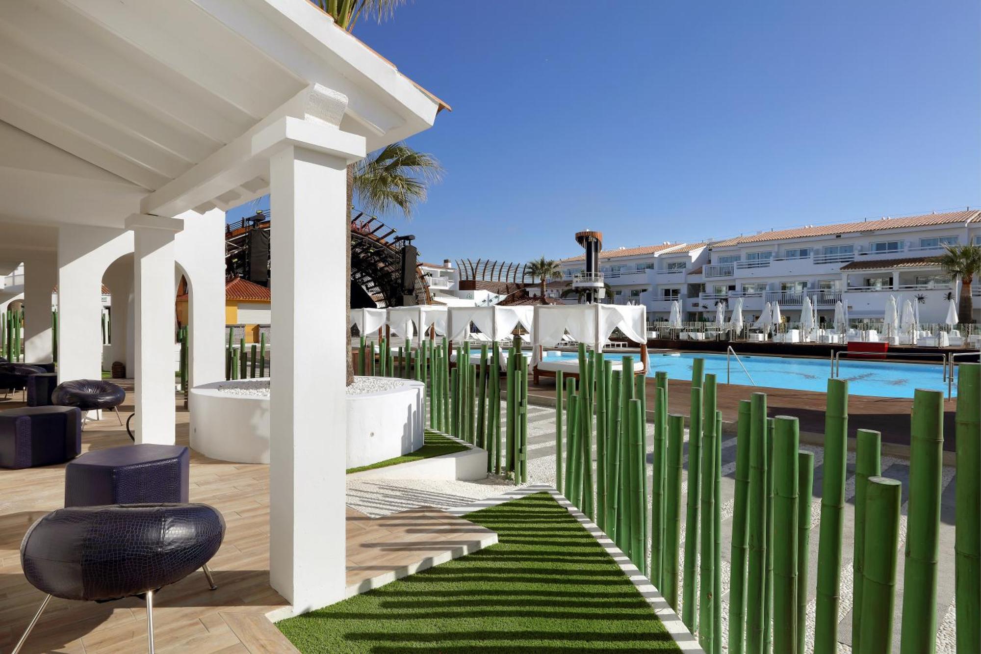 Superior Kamer Party All Night Long - Inclusief Toegang tot de Ushuaia Club